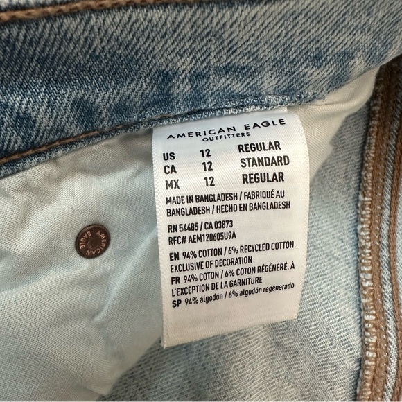 American Eagle 90s Wide Leg Jeans
Light Wash Blue Denim Womens size 12
reg 3727 - Picture 9 of 9